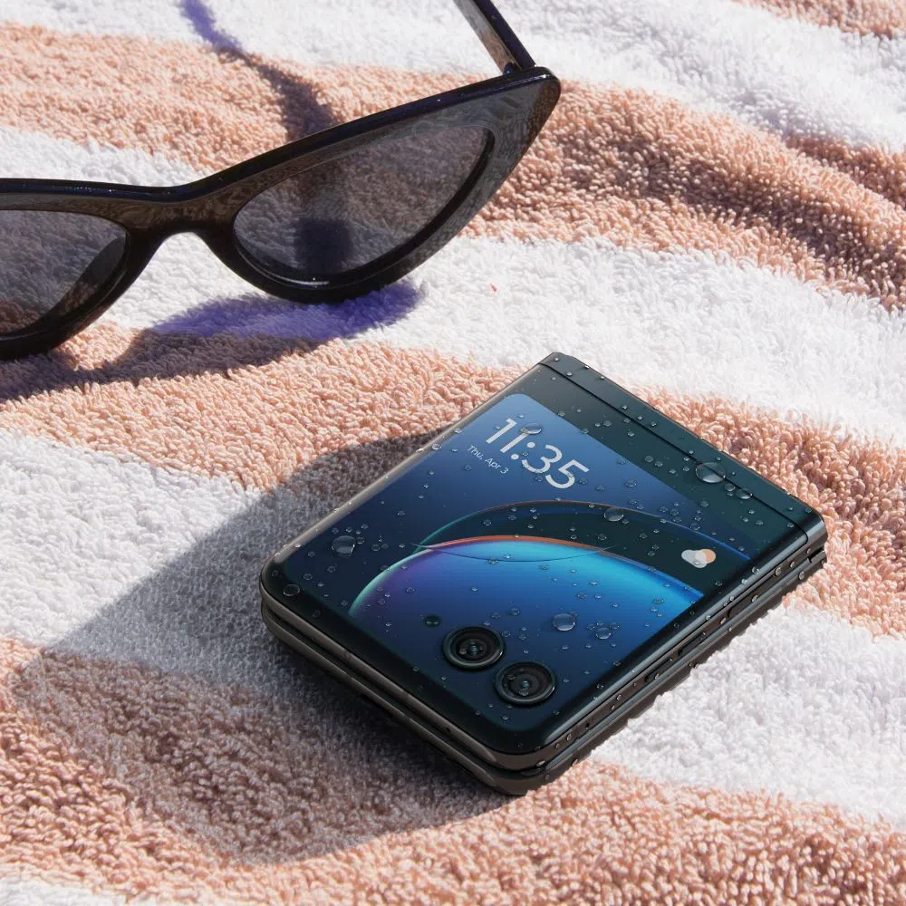 Konektivitas razr 40 ultra